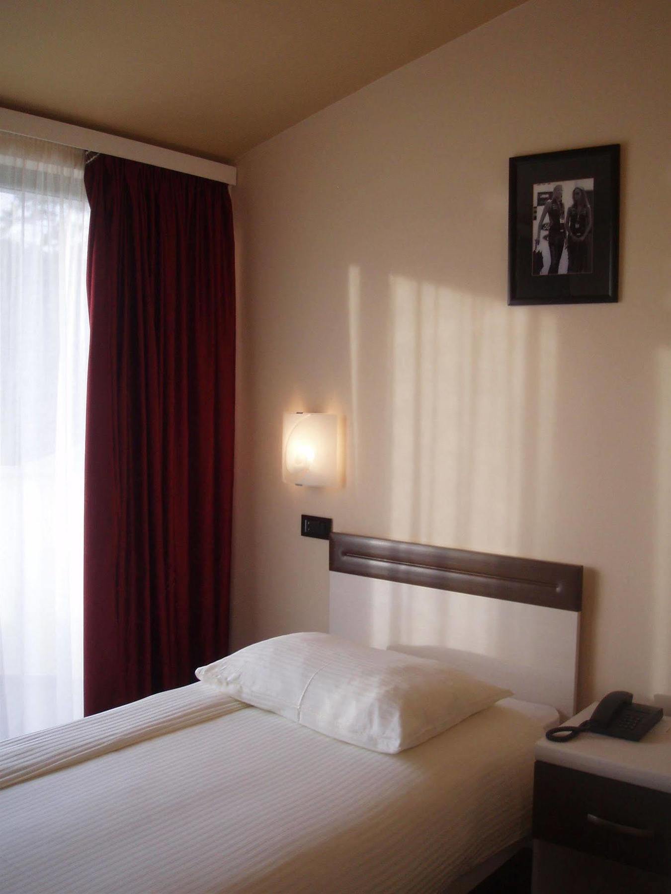 Hotel Fontana Buzet Dış mekan fotoğraf